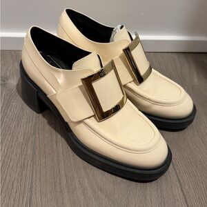 Roger Vivier Belle Vivier Patent Leather Buckle Loafers